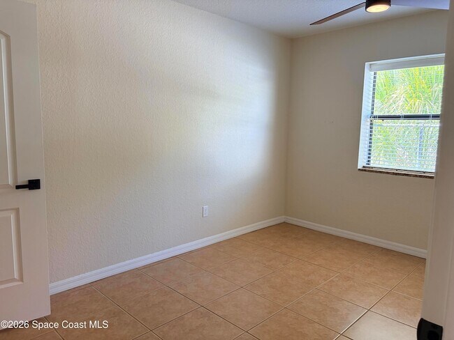 Building Photo - 1464 Guava Ave