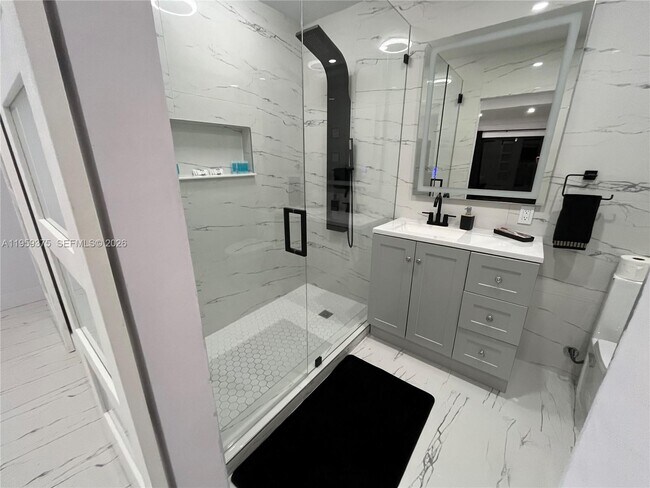 Building Photo - 39 SE 7th St