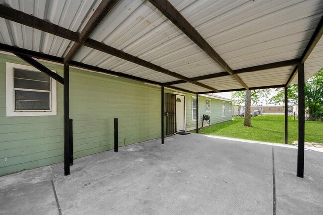 Building Photo - 13710 Brownsville St