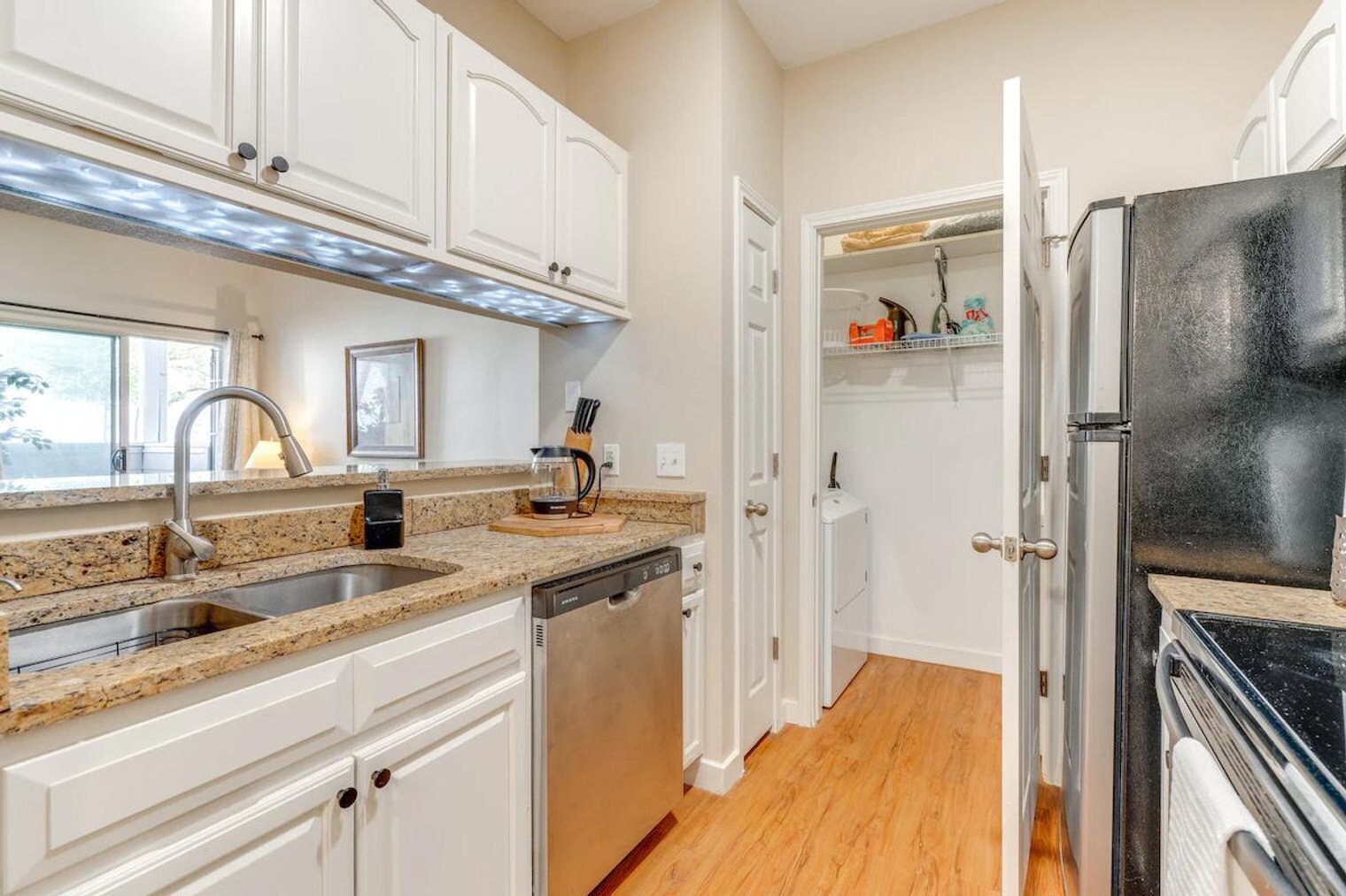 Building Photo - 12166 Metric Blvd