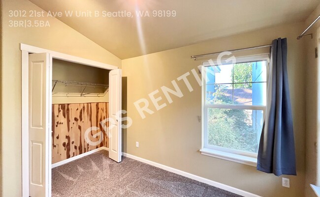 Building Photo - 3012 21st Ave W