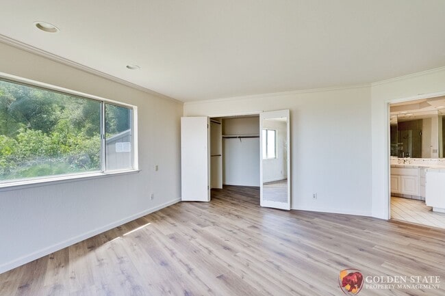 Building Photo - Private Saratoga Mountain Retreat Just Minutes from Downtown
