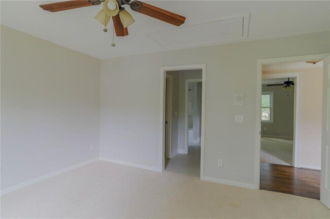 Building Photo - 4941 Gaskin Walk