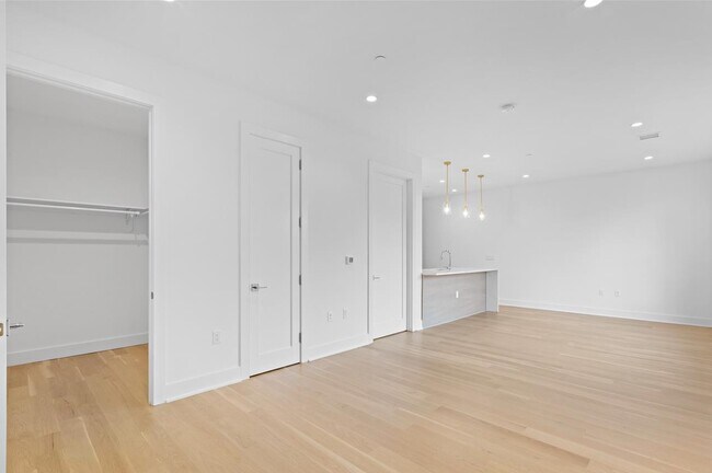 Building Photo - 6025 JFK Blvd E