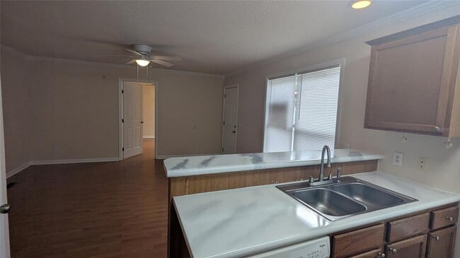 Building Photo - 2905 SW Archer Rd