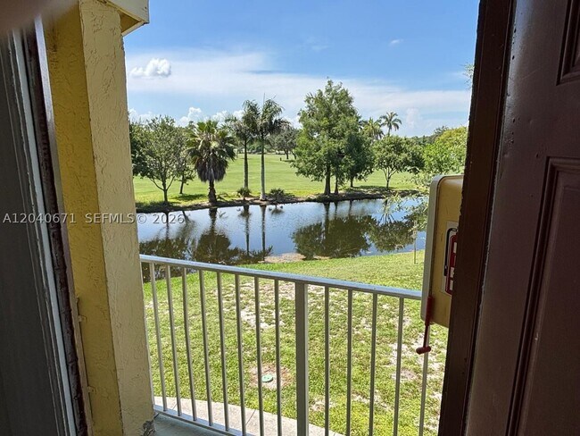 Building Photo - 13060 Vista Isles Dr