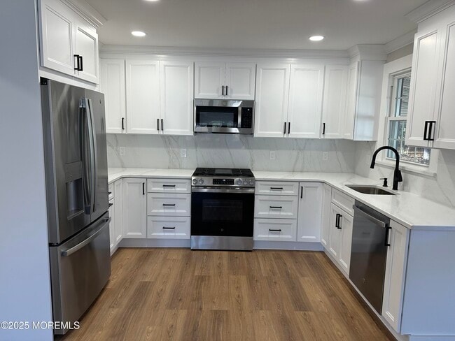 Building Photo - 4B Winthrop Pl