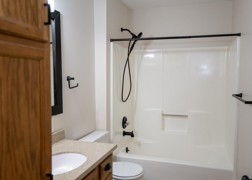 Building Photo - 106 Pierre Pl