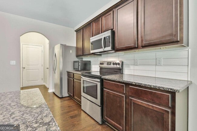 Building Photo - 240 Stillwood Dr