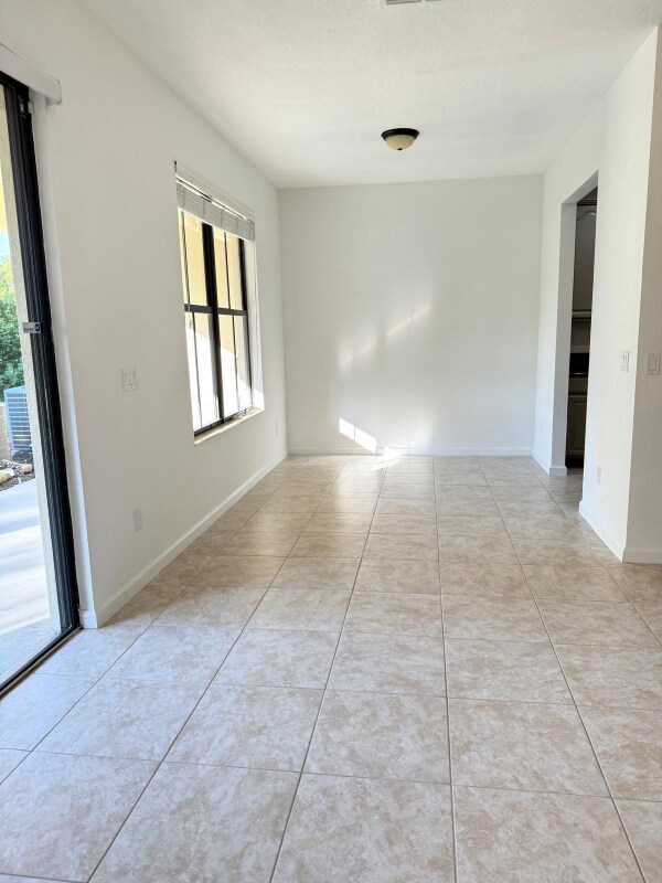 Building Photo - 1509 Portofino Meadows Blvd