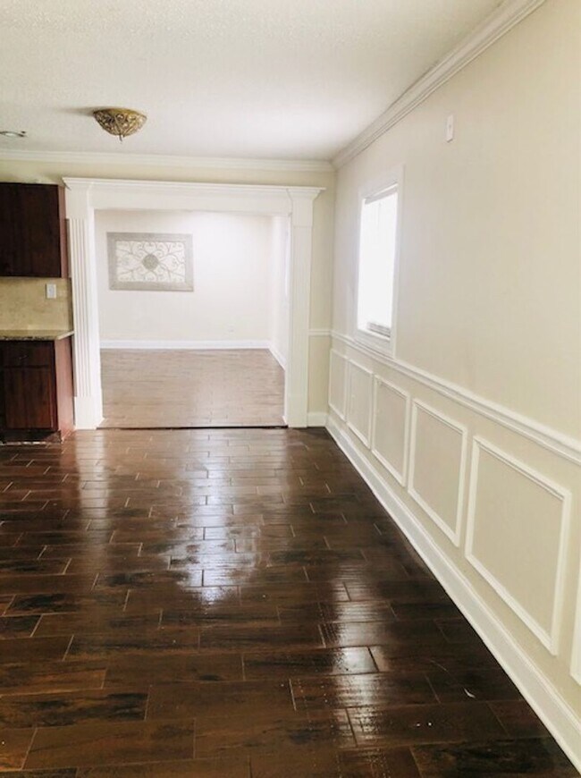 Building Photo - Rejuvenated Southwest Ocala Home - REDUCED