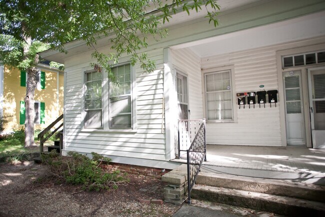 Building Photo - 232 1/2-21A McCauley St