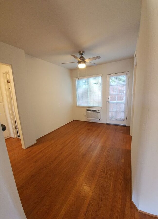 Building Photo - Charming 1 Bedroom in Kensington