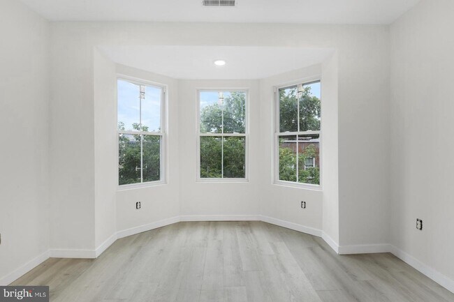 Building Photo - 223 S 45th St