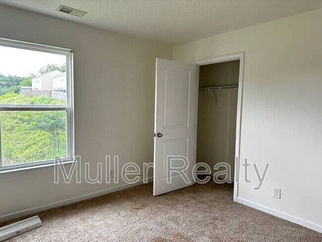 Building Photo - 6048 Bayonet Ln