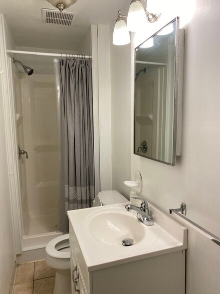 Building Photo - 514 Ivy St