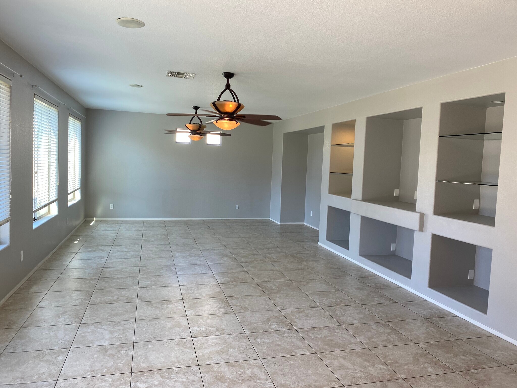 Building Photo - 18686 E Mockingbird Dr