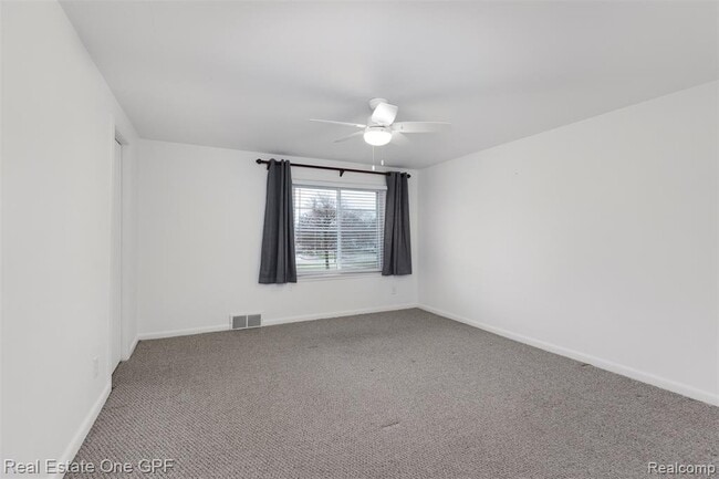 Building Photo - 699 St Clair Ave