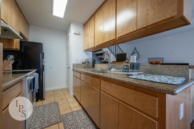 Building Photo - Fresno Westside Apt, 2BR/1BA, Shaw/Marks - Lots of Amenities