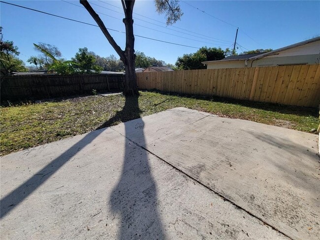 Building Photo - 1212 Windermere Way