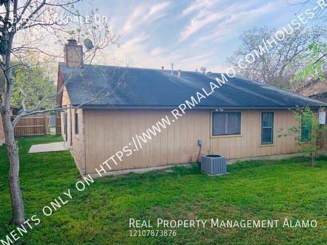 Building Photo - 5767 Larkdale Dr