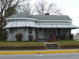 Building Photo - 313 N Main St