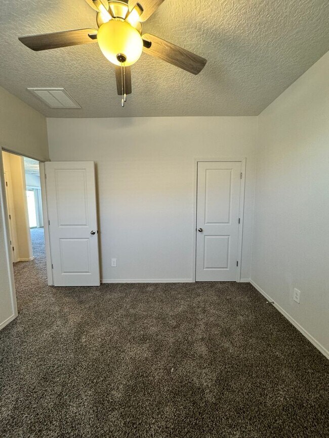 Building Photo - 771 Prairie Sage Ct SW