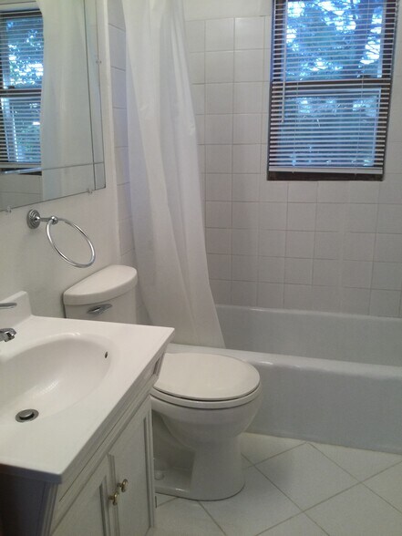 Building Photo - 5305 Pierce Ln