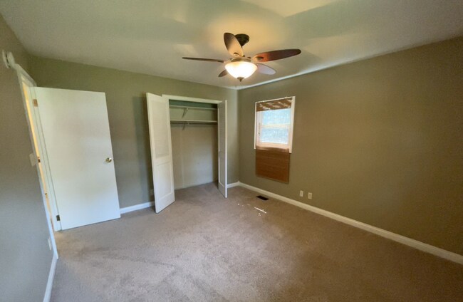 Building Photo - Remodeled 3 Bedroom Home!