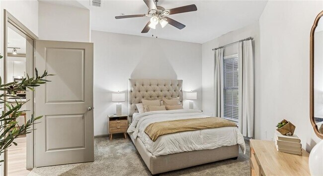 Building Photo - 2910 Clairmont Rd