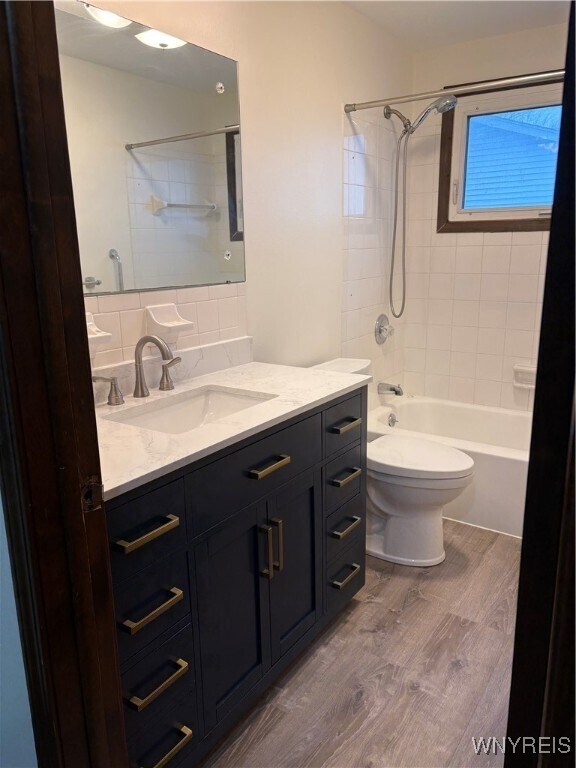 Building Photo - 427 Kaymar Dr