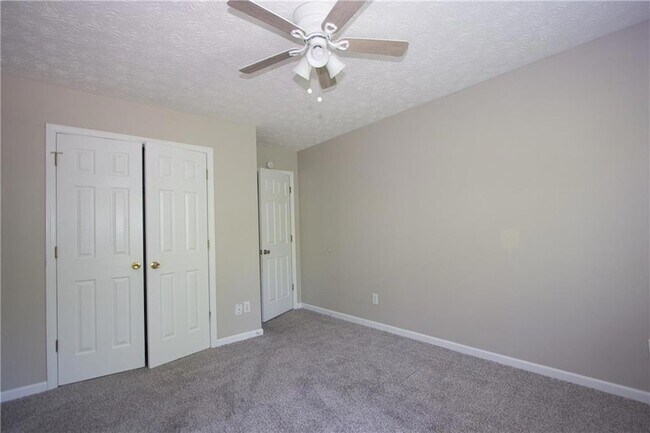 Building Photo - 3292 Shady Valley Ct SW