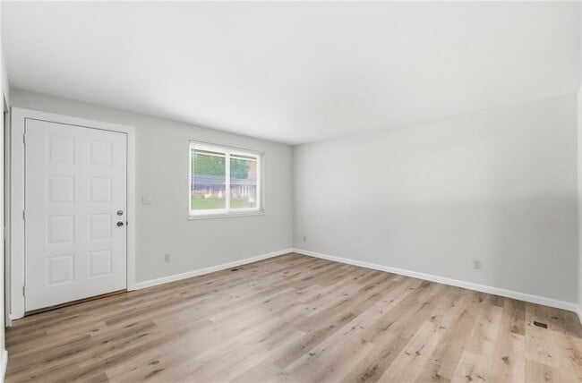Building Photo - 6537 Highbury Rd