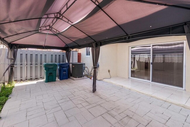 Building Photo - 360 NW 114th Ave