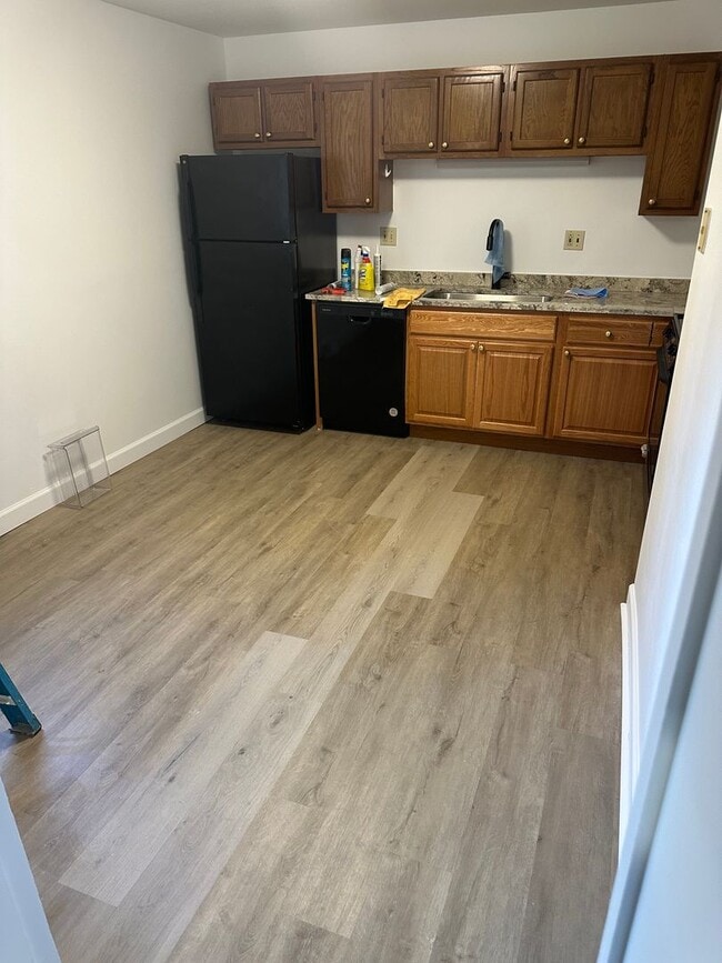 Building Photo - 407 S Aiken Ave