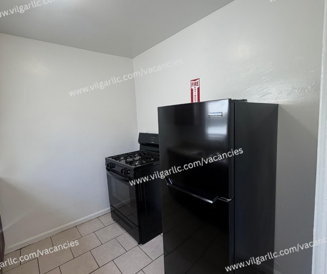 Building Photo - A cozy home ready for immediate move-in • 3 Bedrooms • 1 Full Bathroom