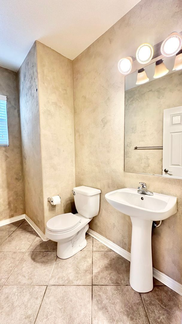 Building Photo - Wonderful & Updated Two-Story in the Quiet and Peaceful Wanis View Estates Community of Oceanside!