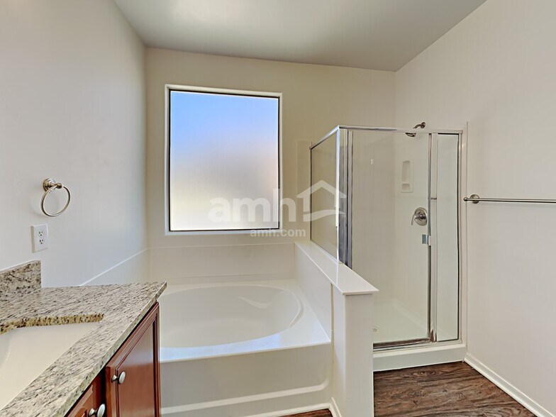 Building Photo - 568 W Camino Parrilla