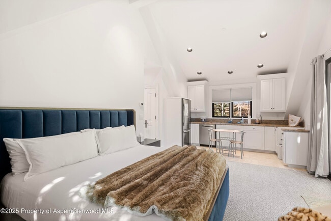 Building Photo - 75 McLain Ct