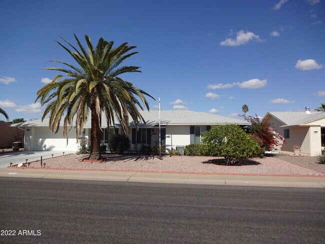 Building Photo - 9930 W Oak Ridge Dr