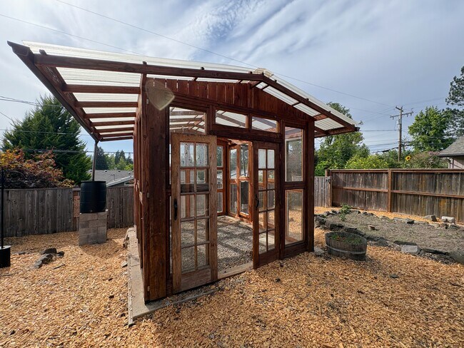 Building Photo - 3230 Onyx St