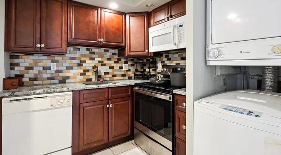 Washer dryer in unit - 530 S 2nd St