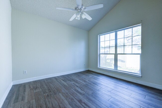 Building Photo - 10822 Kirktown Dr