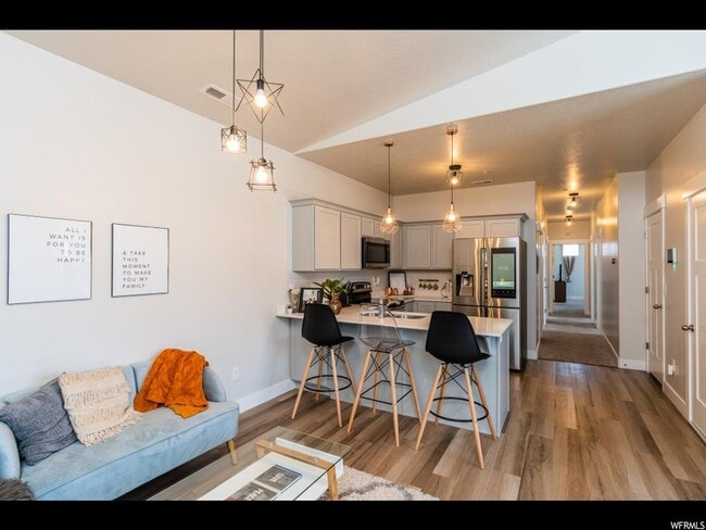 Building Photo - AMAZING Condo in HERRIMAN!!!