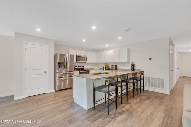 Building Photo - 301 Haines Rd SW