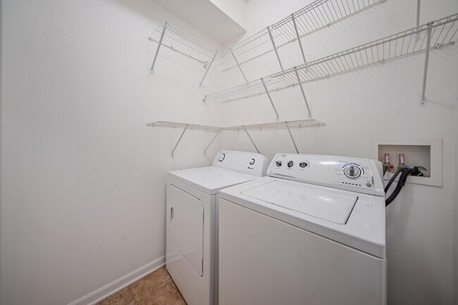 Building Photo - 953 E Summerfield Glen Cir