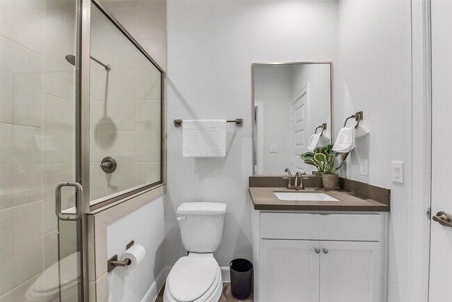 Building Photo - 2804 Grand Fountains Dr