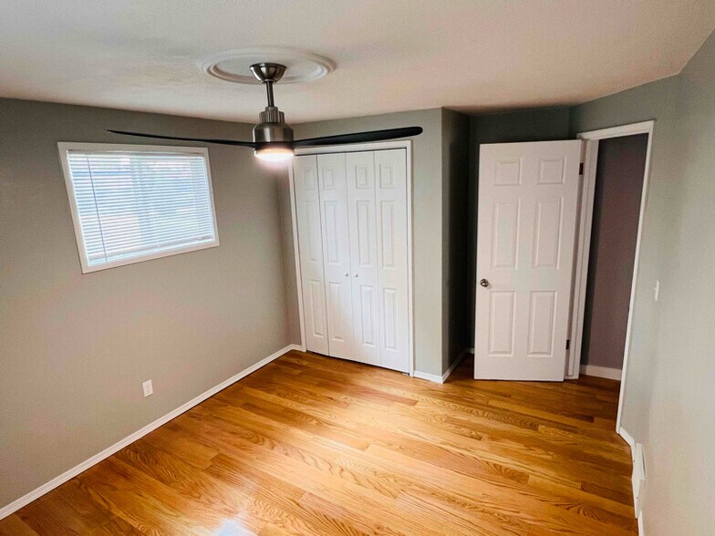 Building Photo - 6127 N Regal St