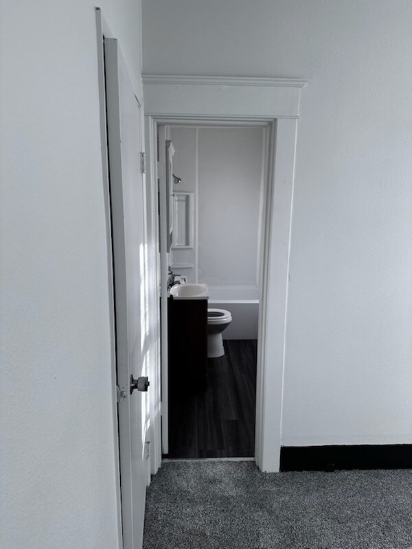 Building Photo - 318 5th Ave NW