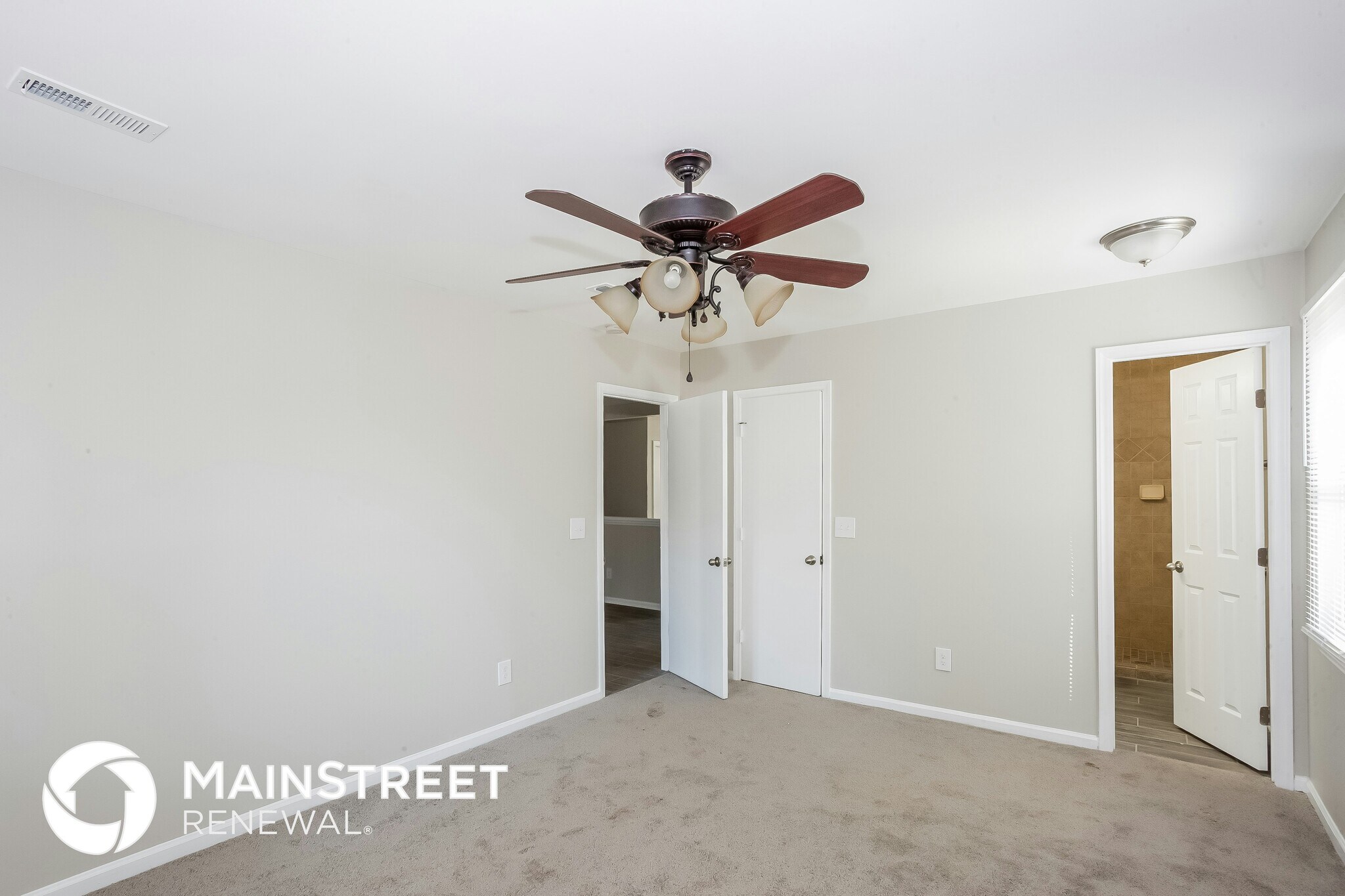 Building Photo - 10026 Topeka Dr